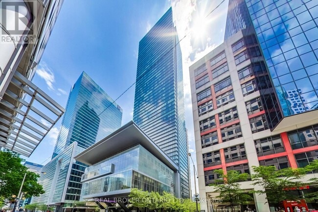 Photo du bâtiment - 183 Wellington St W