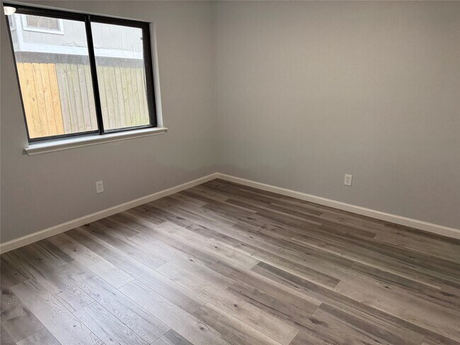 Foto del edificio - 6311 Dawnridge Dr