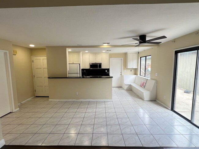 Foto del edificio - 3 bed 2 bath in Lincoln Village West