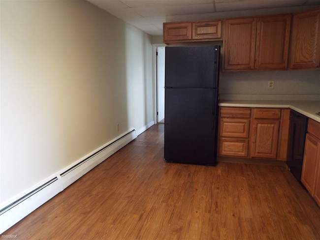 Foto del edificio - 1 br, 1 bath Apartment - 8 S Barbara St Apt 5