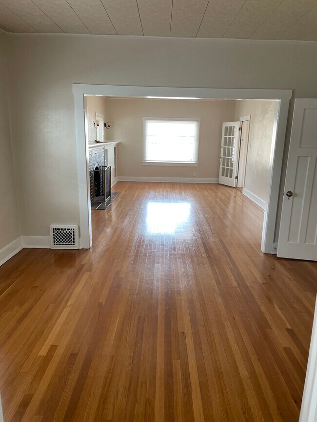 Foto del edificio - 3804 Cambridge Ave