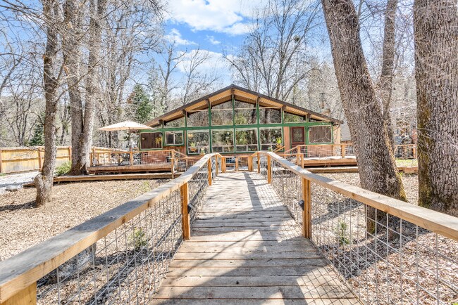 Foto del edificio - 21593 Crystal Falls Dr