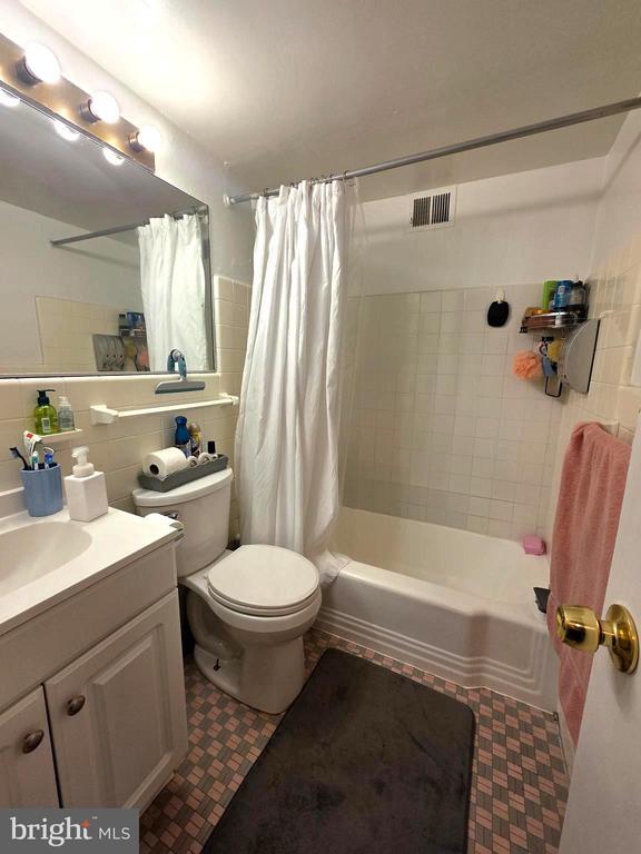 Building Photo - 2101 Chestnut St