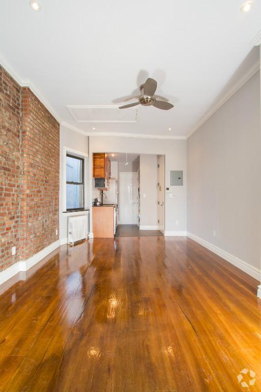 Building Photo - 382 E 10th St