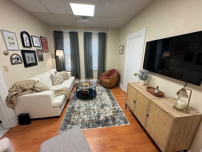 Building Photo - 2 Champney St