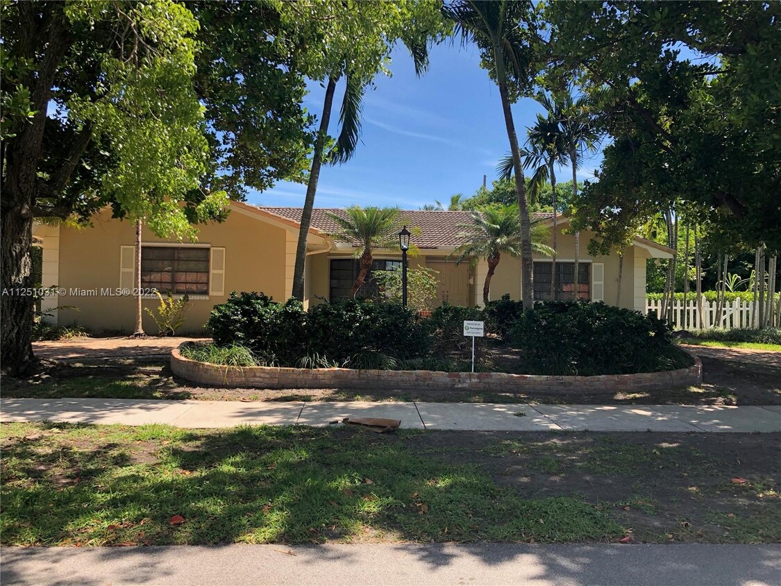 Foto principal - 8340 SW 83rd St