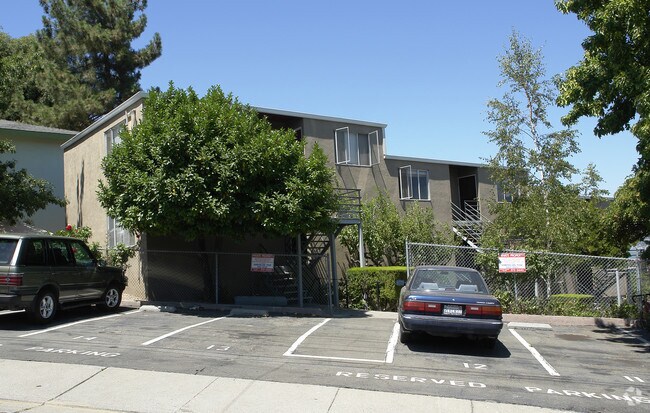Building Photo - The Seven Seas Apartments
