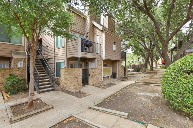 Foto del edificio - 9817 Walnut St