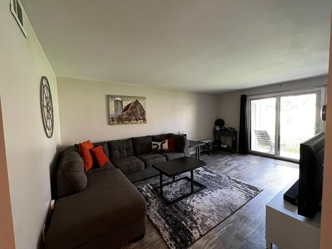Foto del edificio - 8 Southcreek Ct