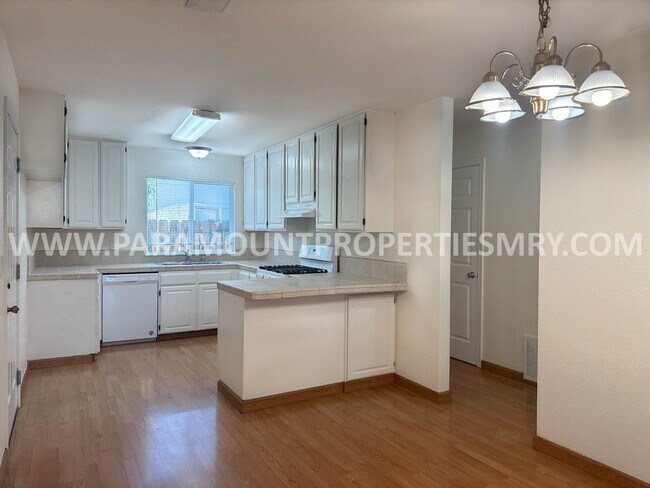Foto del edificio - 47 Elmwood Dr