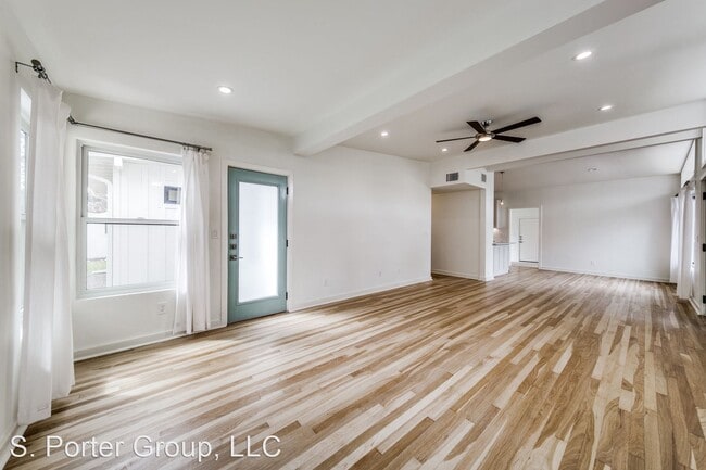 Building Photo - 3 br, 2 bath House - 434 Tophill Rd