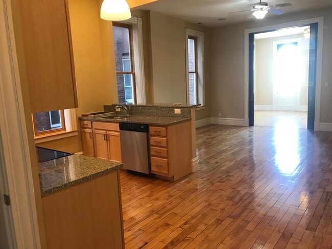 Building Photo - 3409 California Ave - 2F