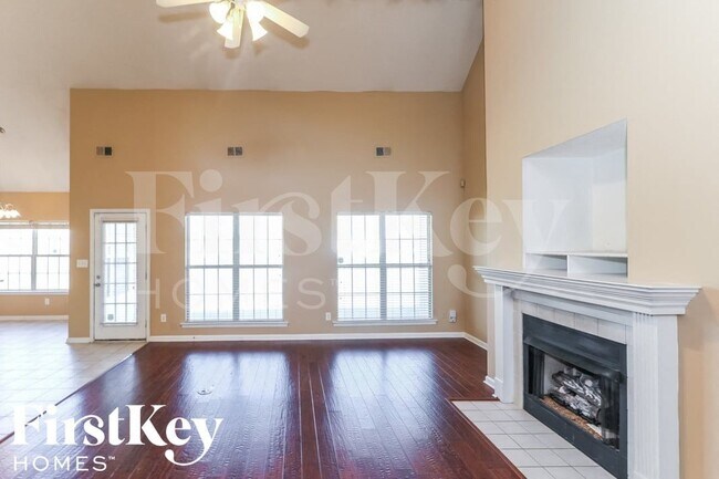 Building Photo - 9920 Calderdale Dr