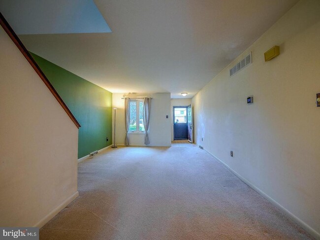 Building Photo - 1001 Winfield Ct