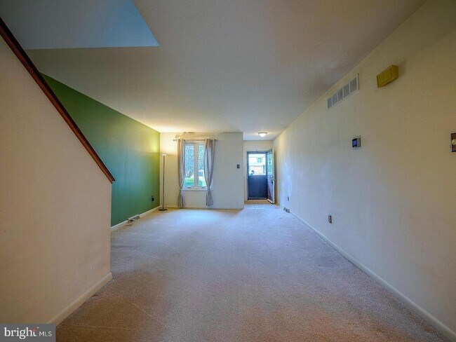 Foto del edificio - 1001 Winfield Ct