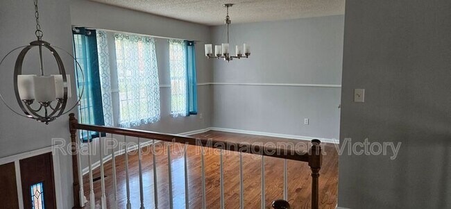 Building Photo - 427 W Smithfield Cir