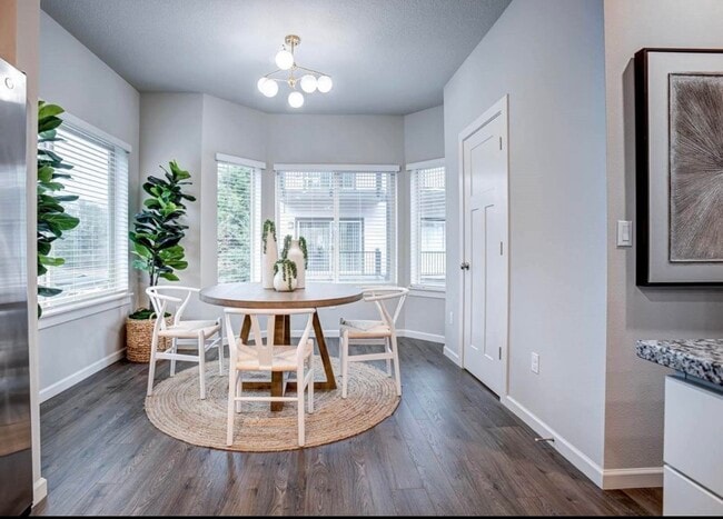 Building Photo - 8879 SW Elena Ln