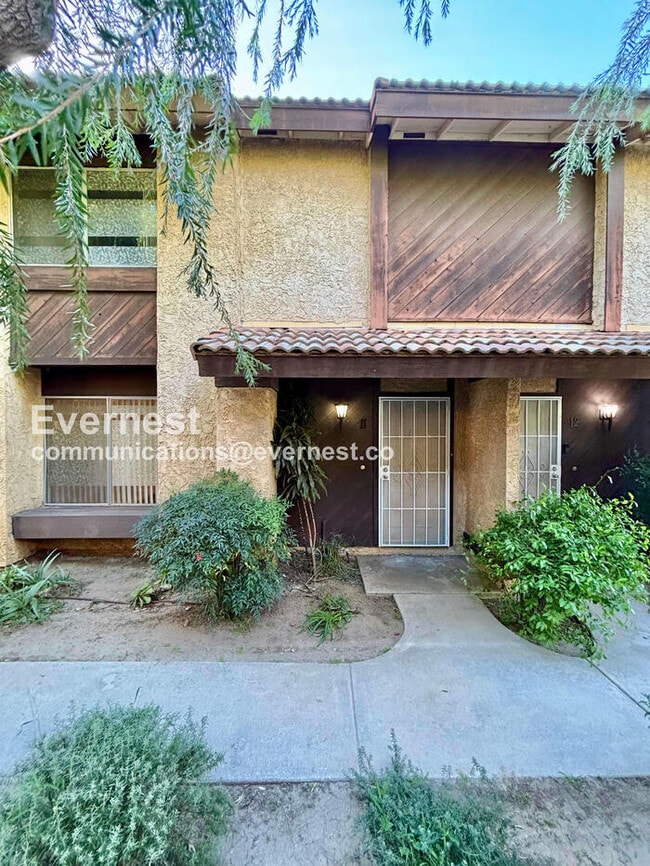 Foto del edificio - 8347 Burnet Ave