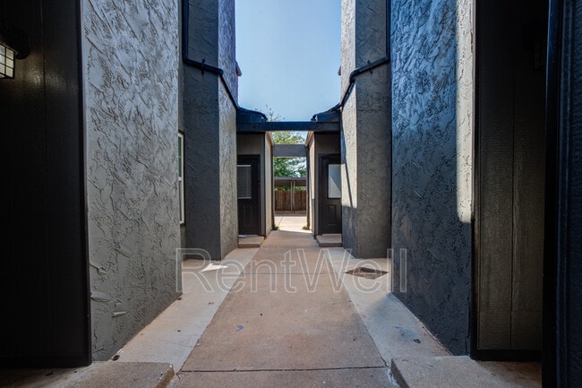 Building Photo - 2303 76th St