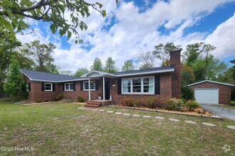 Building Photo - 167 Peninsula Manor Rd