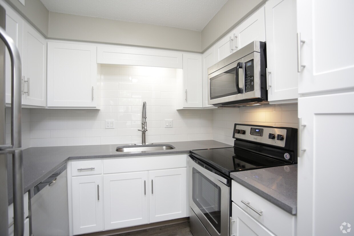 Corinth Paddock 8018 Mohawk St Prairie Village, KS Apartments for