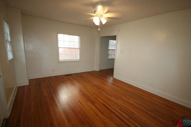 Foto del edificio - Adorable House in Trinity Park with Large ...