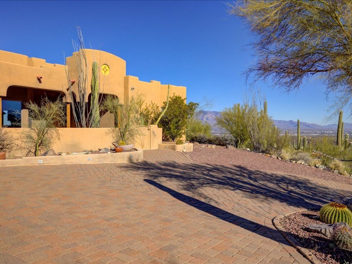 4 Bedroom 3 Bathroom House Rental in Tucson, AZ