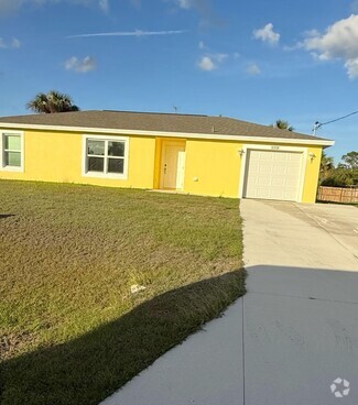 Building Photo - 5008 S Obispo Cir