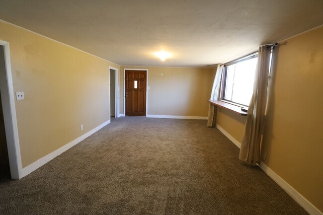 Building Photo - TFH SF Duplex