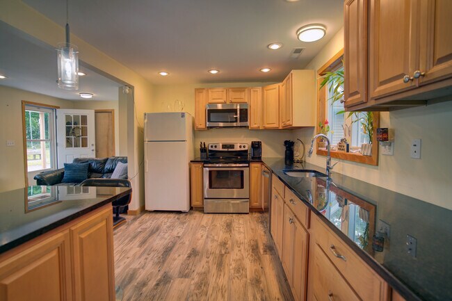 Foto del edificio - 128 Parker Farms Rd