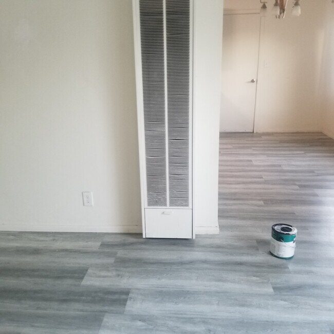 Foto del edificio - 14925 Larch Ave