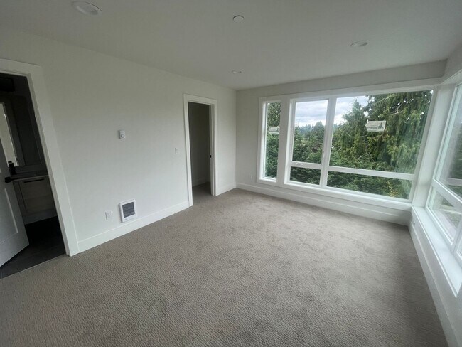Foto del edificio - 9719-9721 Greenwood Ave N