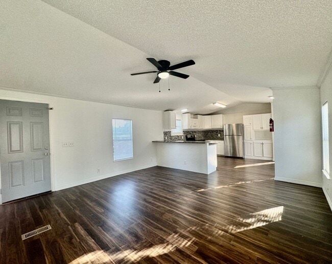 Photo - 1007 Spooner St Apartment