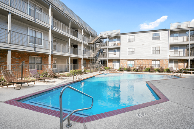 Building Photo - The Gardens Apartments