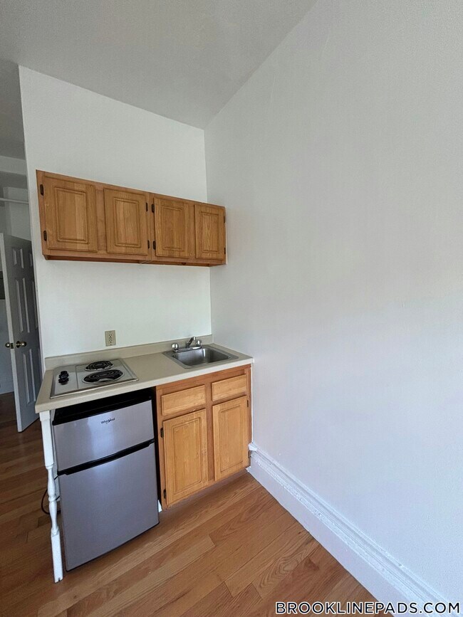 Foto del edificio - 1077 Beacon St