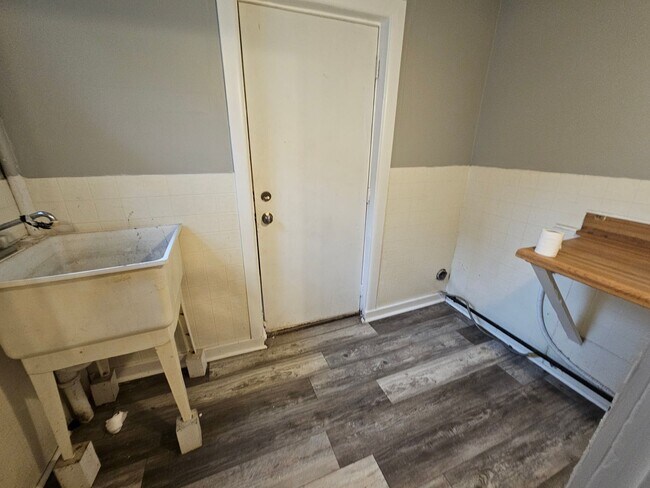 Foto del edificio - 3 bed 1 bath House for rent in Crafton!