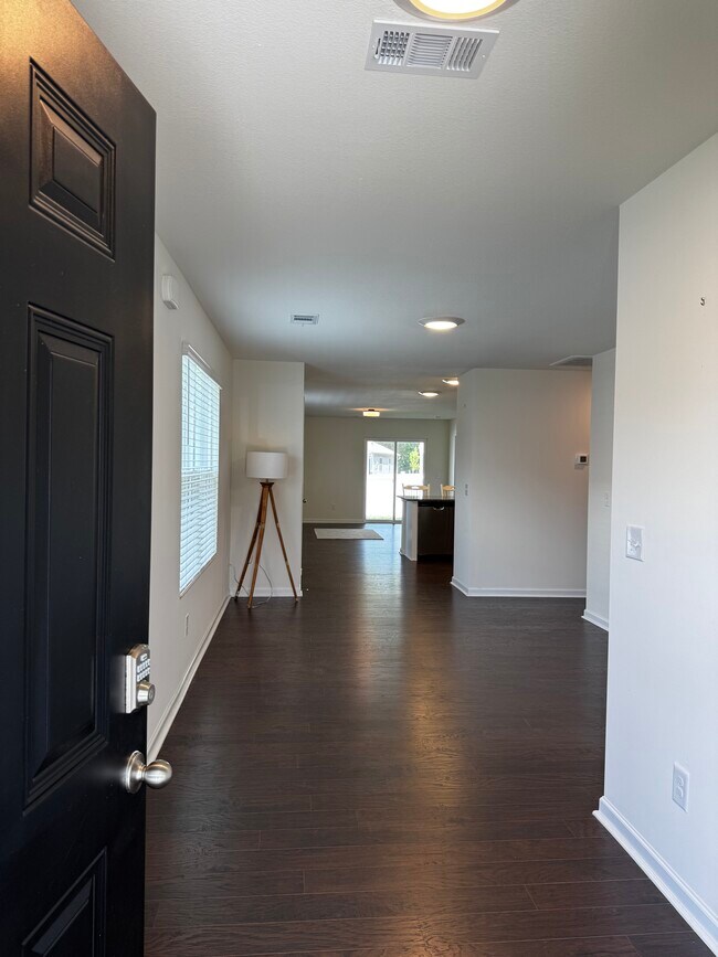 Foto del edificio - 1131 Clearwater Ln