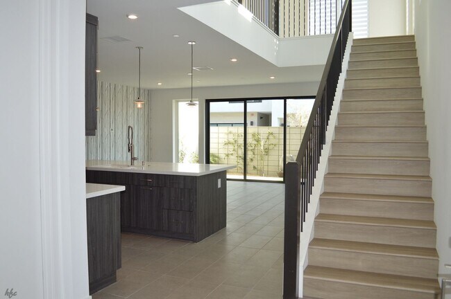 Building Photo - CODY PLACE, New Town Home,Unfurnished,Long...