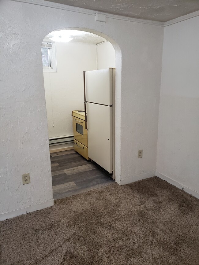 Building Photo - 219 H St