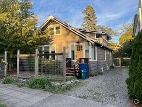 Building Photo - 5958 44th Ave S
