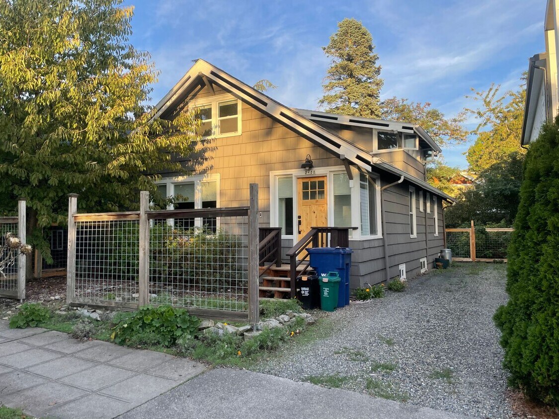 Foto principal - Welcome Home 3b/1ba Updated Home