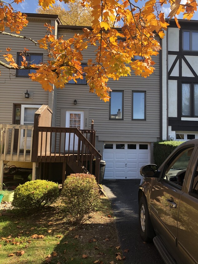 Primary Photo - 3199 Camberly Dr