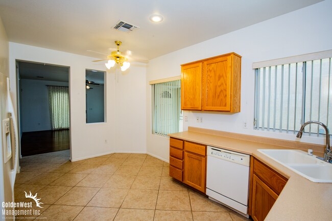 Foto del edificio - Charming 2Bdm 2Ba Home Located in the Desi...