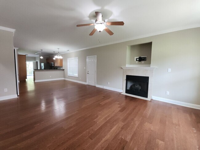 Building Photo - 116 Wild Oak Dr