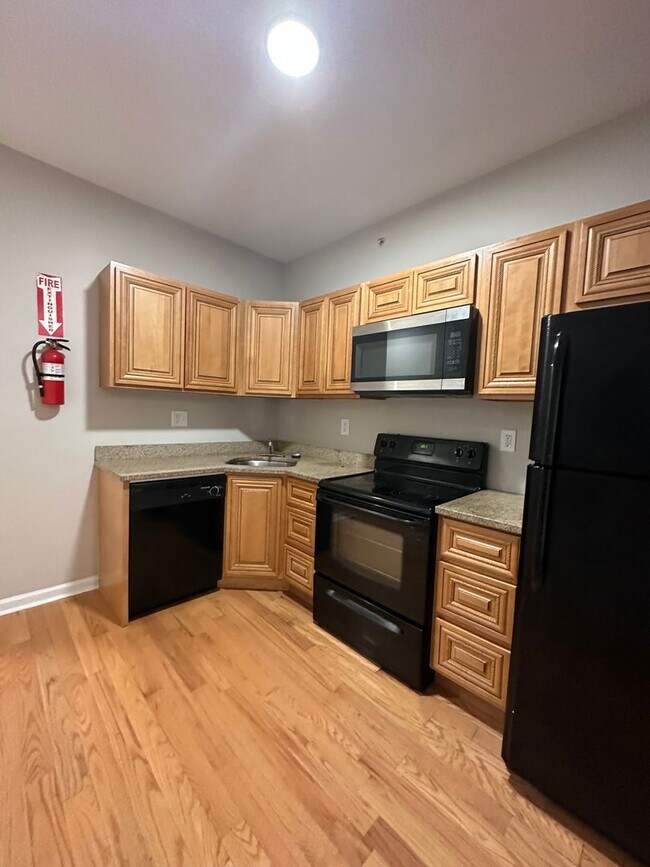 1816 Cecil B. Moore Ave Unit D, Philadelphia, PA 19121 Room for Rent