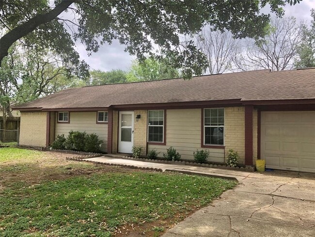 Building Photo - 1914 Coupland Dr