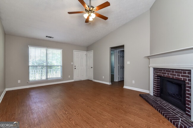 Building Photo - 508 Village Cir