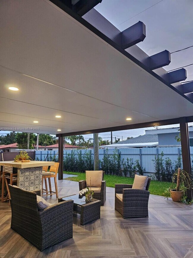 Foto del edificio - 220 SW 68th Ave