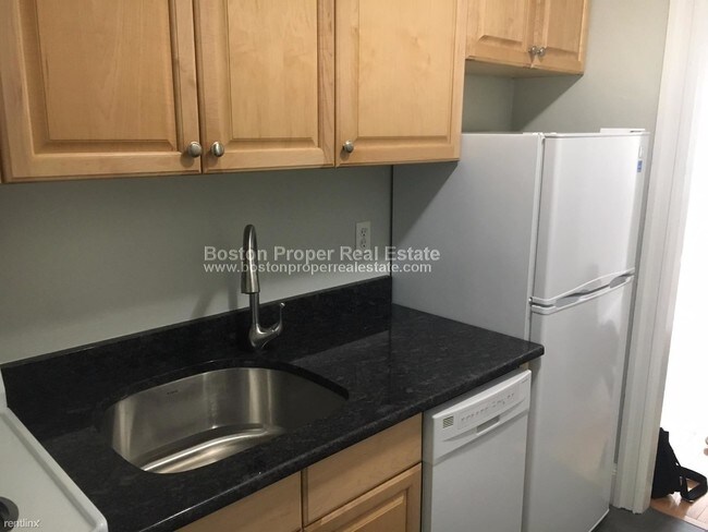 Foto del edificio - 1 br, 1 bath  - 133 Newbury St # 7