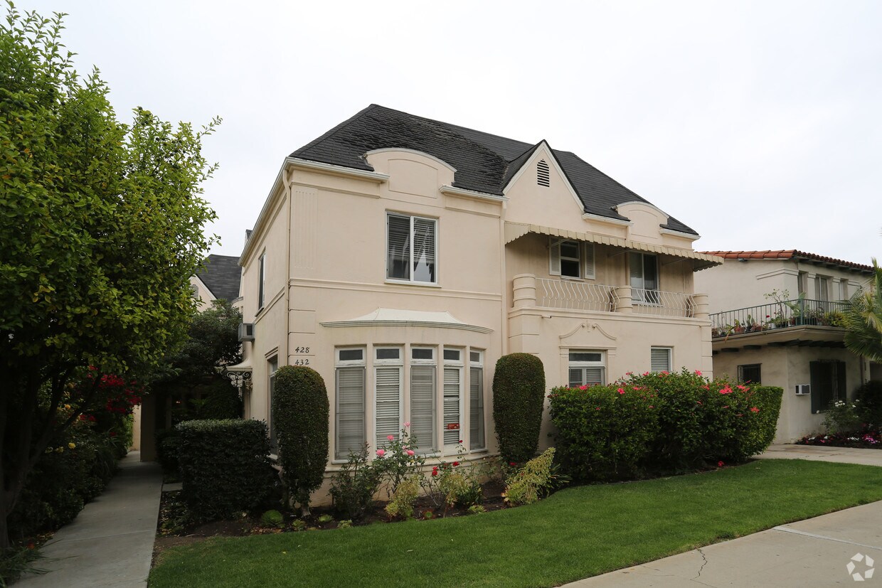 Primary Photo - 428 S Palm Dr